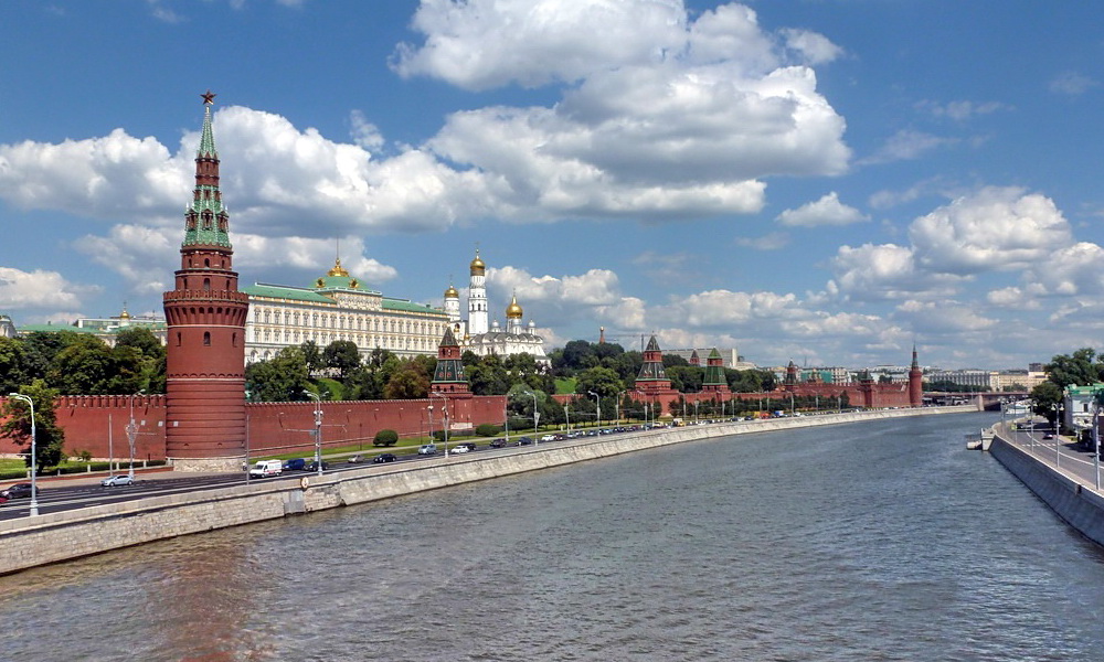 Вид Кремля со стороны Москвы-реки