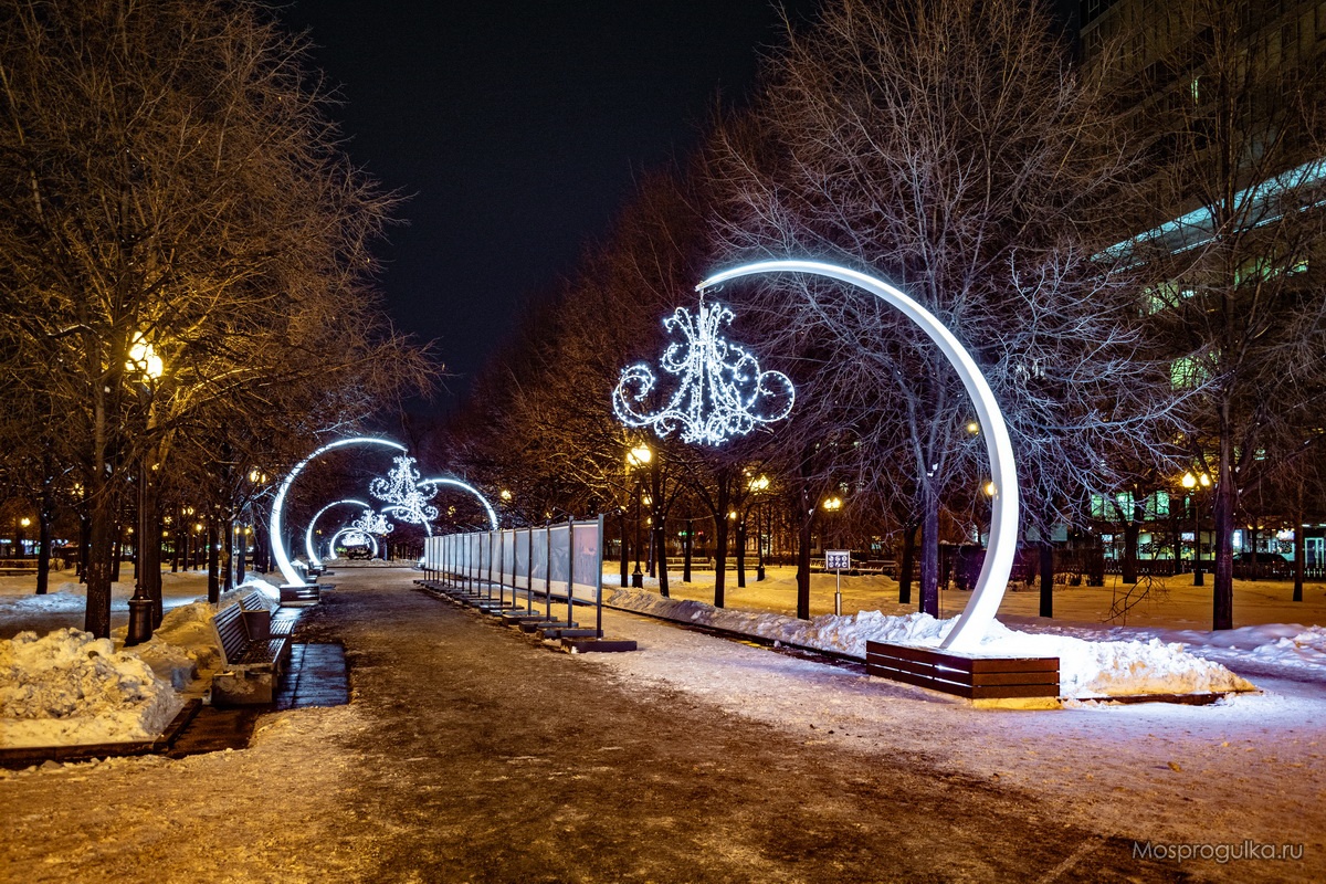 Декоративные фонари на Цветном бульваре