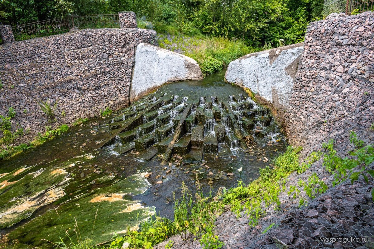 Водный каскад на реке Химке, Покровское-Стрешнево
