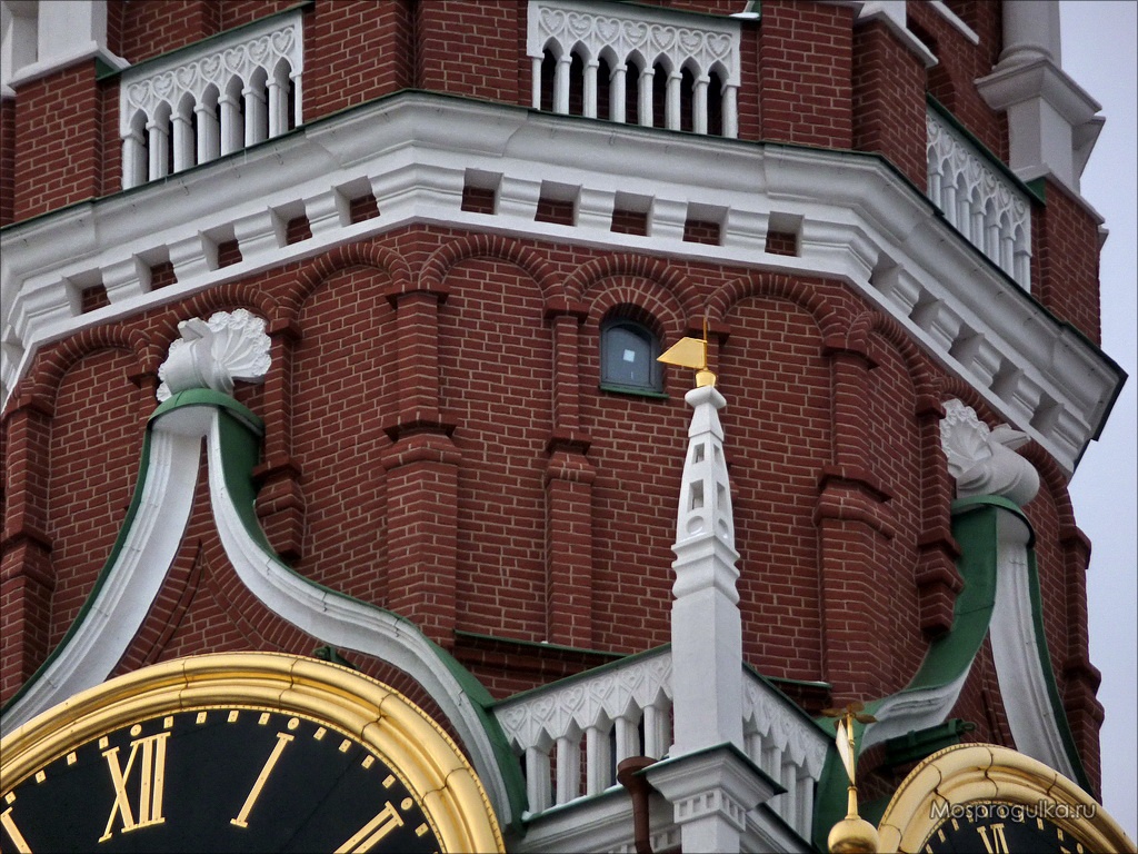 Павлины на Спасской башне Павлины на Спасской башне