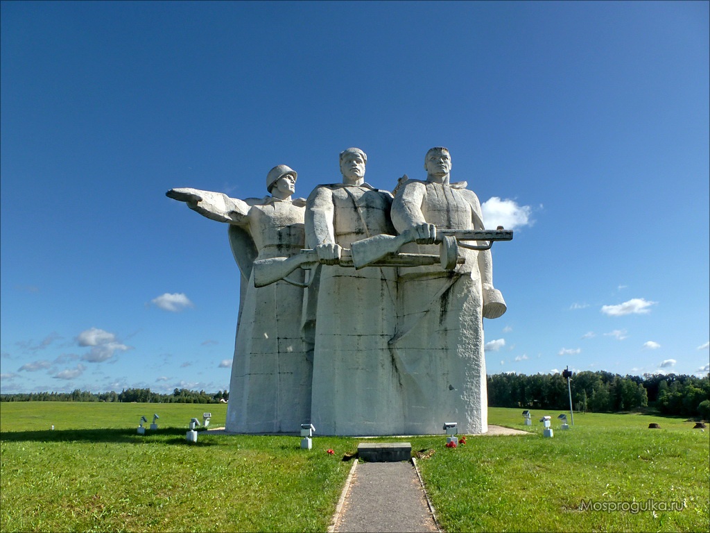 Скульптура - Клятва на верность Родине Скульптура - Клятва на верность Родине